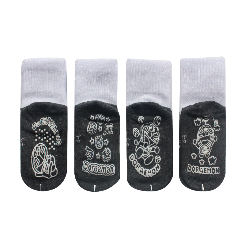 ถุงเท้านักเรียนโดราเอม่อน ขาวเทา ข้อสั้น พื้นกันลื่น (แพ็ค)